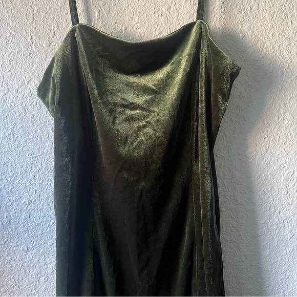 Forever 21 Women’s Velour Velvet Green Mini Party Dress Thin Straps Size Large - Picture 14 of 14